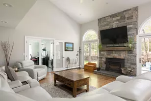 11 Walnut St, Freetown, MA 02702 - Photo 9