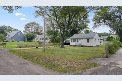 20 Overlook Ave, Shrewsbury, MA 01545 - Photo 3