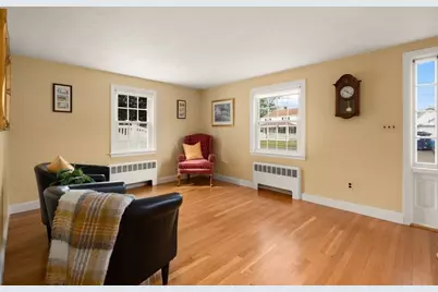 8 Irving St, Danvers, MA 01923 - Photo 17