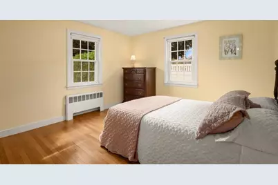 8 Irving St, Danvers, MA 01923 - Photo 15