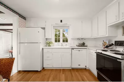 8 Irving St, Danvers, MA 01923 - Photo 9