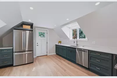 19 Charnock St #2, Beverly, MA 01915 - Photo 5