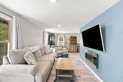 111 King Philip Rd, Norton, MA 02766 - Photo 9