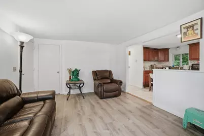 48 Sorrento St, Worcester, MA 01602 - Photo 9
