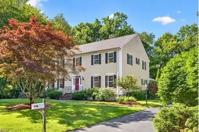 76 McLean St, Wellesley, MA 02481 - Photo 3