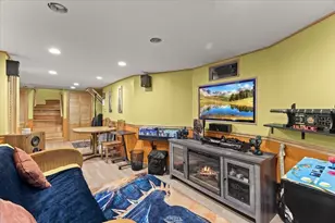 15 Whitten St, Boston, MA 02122 - Photo 37