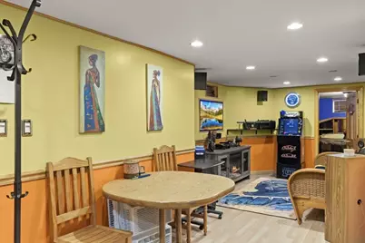 15 Whitten St, Boston, MA 02122 - Photo 35