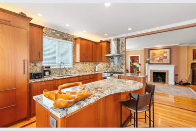 51 Sewall Ave #2, Brookline, MA 02446 - Photo 3
