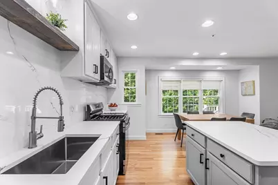 16 Country Candle Ln #16, Northborough, MA 01532 - Photo 5