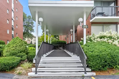 20 Hammond Pond Pkwy #504, Newton, MA 02467 - Photo 1