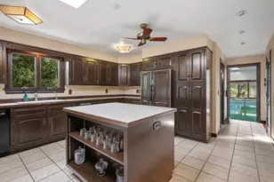 37 Phillips Beach Ave, Swampscott, MA 01907 - Photo 17