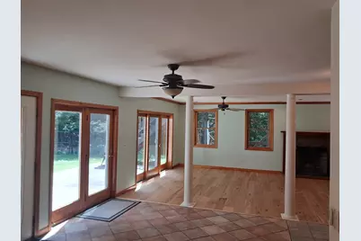 55 Howard St, Lunenburg, MA 01462 - Photo 9