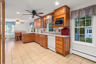 256 Stoneybrook Rd, Fitchburg, MA 01420 - Photo 9