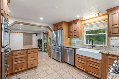 26 Joyce Ln, Bellingham, MA 02019 - Photo 11