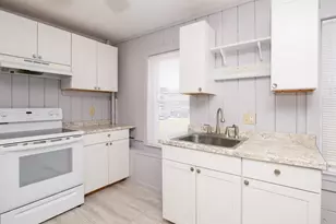 595 Main St, Acushnet, MA 02743 - Photo 9