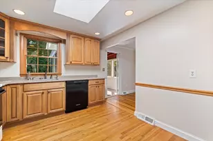 93 Jerrold St, Holliston, MA 01746 - Photo 9