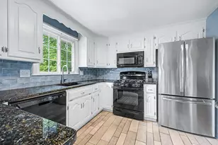 592 Pond St, Franklin, MA 02038 - Photo 11
