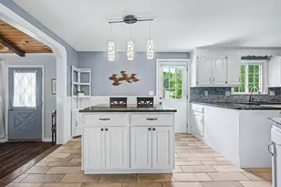 592 Pond St, Franklin, MA 02038 - Photo 7