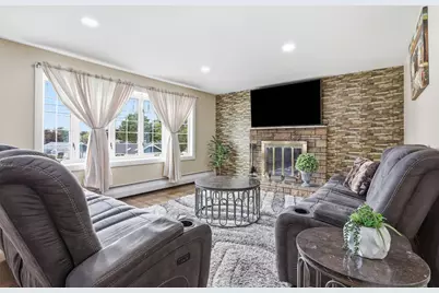 4 Monroe St, Lawrence, MA 01843 - Photo 9
