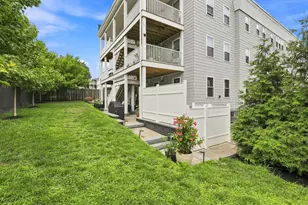 34 Heath St, Somerville, MA 02145 - Photo 17
