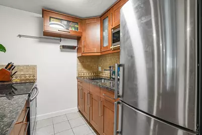 32 Whites Ave. #D13, Watertown, MA 02472 - Photo 3