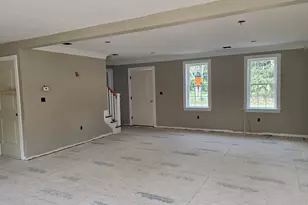 47 N Main St, Freetown, MA 02702 - Photo 9