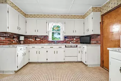 9 Varnum Street, Haverhill, MA 01835 - Photo 5