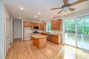 5 Bay Farm Ln, Grafton, MA 01560 - Photo 7