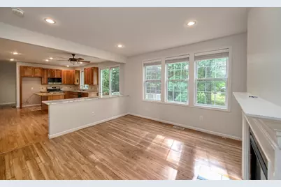5 Bay Farm Ln, Grafton, MA 01560 - Photo 11
