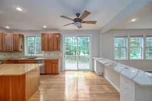 5 Bay Farm Ln, Grafton, MA 01560 - Photo 7