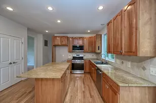 5 Bay Farm Ln, Grafton, MA 01560 - Photo 5