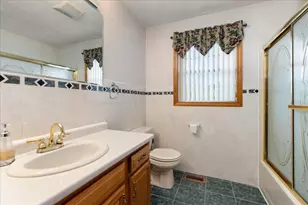 8 Hunter Ave, Methuen, MA 01844 - Photo 15