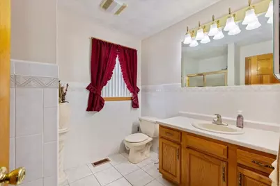 8 Hunter Ave, Methuen, MA 01844 - Photo 13