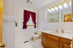 8 Hunter Ave, Methuen, MA 01844 - Photo 13