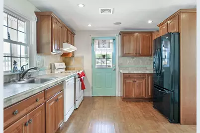 5 Seminole Ave, Weymouth, MA 02188 - Photo 13