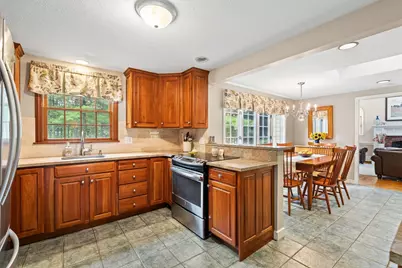 28 Lady Slipper Cir, Pembroke, MA 02359 - Photo 9
