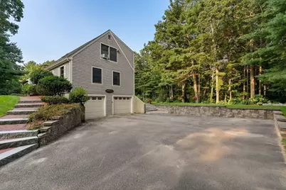 28 Lady Slipper Cir, Pembroke, MA 02359 - Photo 3