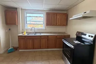 44 Laurel St, Leominster, MA 01453 - Photo 3