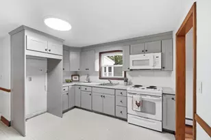 32 Dividence Rd, Reading, MA 01867 - Photo 13