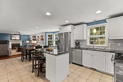 194 Woodlawn Street, Taunton, MA 02718 - Photo 9