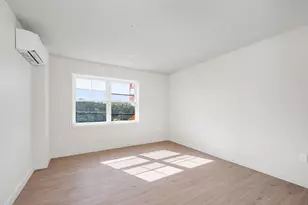 131 Perry St, Lowell, MA 01852 - Photo 9