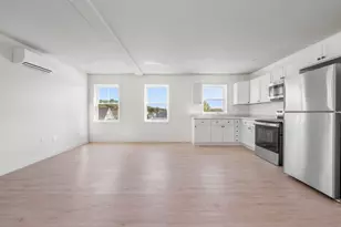 131 Perry St, Lowell, MA 01852 - Photo 3