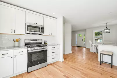 15 Bennington, Haverhill, MA 01832 - Photo 9