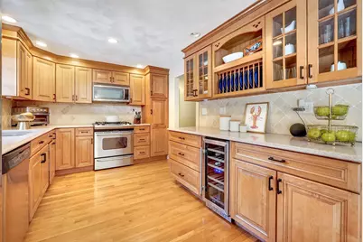 2 Town Line Rd, Burlington, MA 01803 - Photo 11