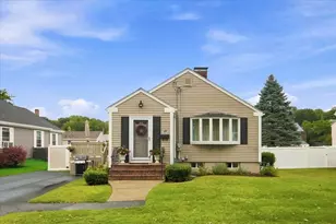 29 Garfield Ave, Beverly, MA 01915 - Photo 1