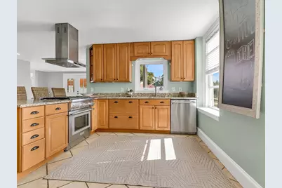 30 Hale St, Beverly, MA 01915 - Photo 15