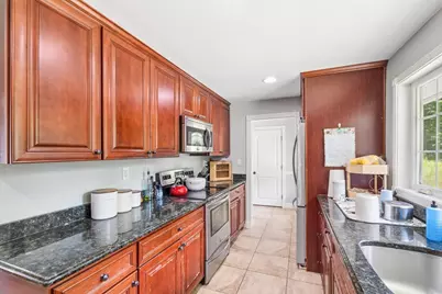 811 Chase Rd, Lunenburg, MA 01462 - Photo 5