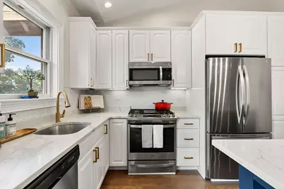 515 E 8th St #3, Boston, MA 02127 - Photo 7