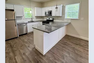 10 Elliott Pl #3R, Peabody, MA 01960 - Photo 3