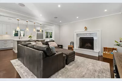 2 Hemenway Ave, Melrose, MA 02176 - Photo 9